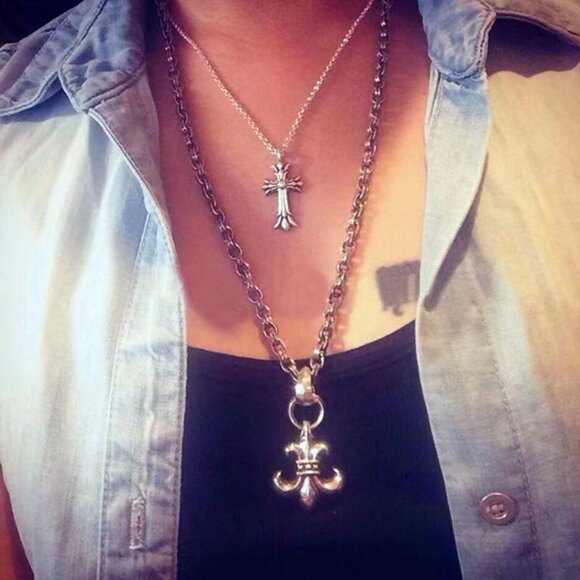 Chrome Heart Teardrop Pendant Necklace - Picture 2 of 9